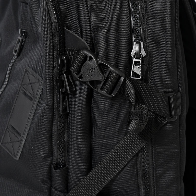 950 TRAVEL BP -BLACK-