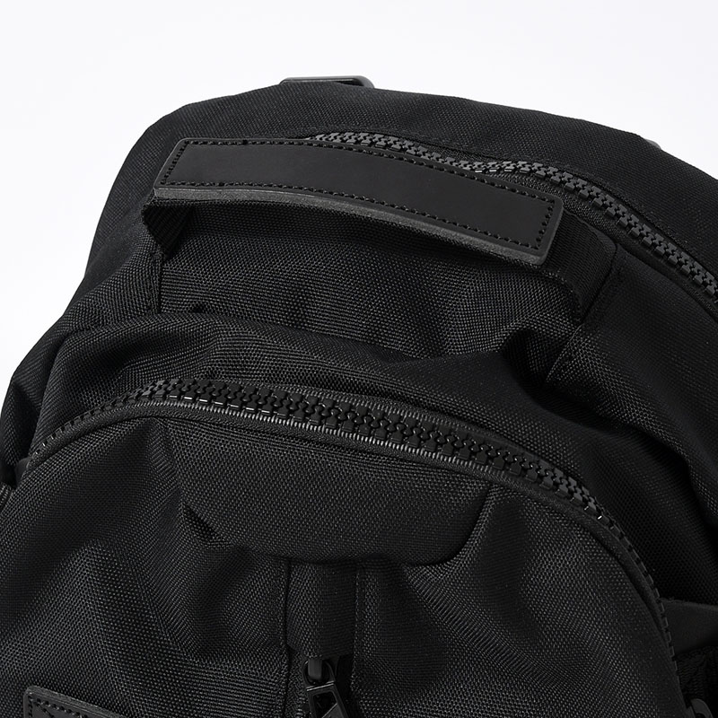 950 TRAVEL BP -BLACK-