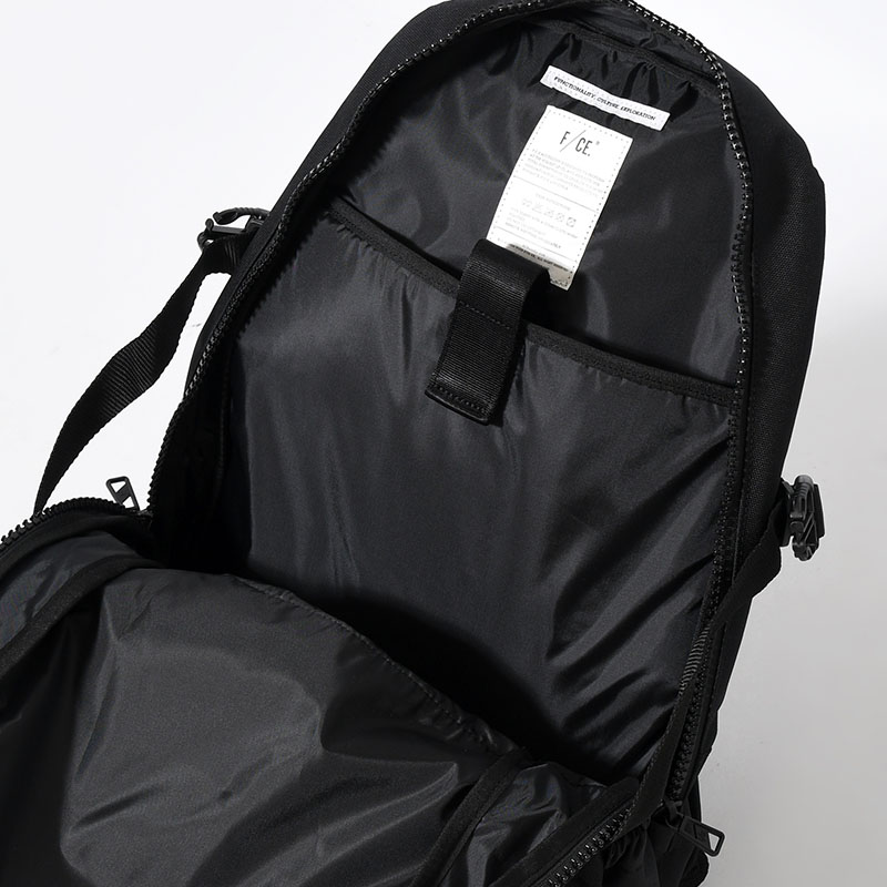 950 TRAVEL BP -BLACK-
