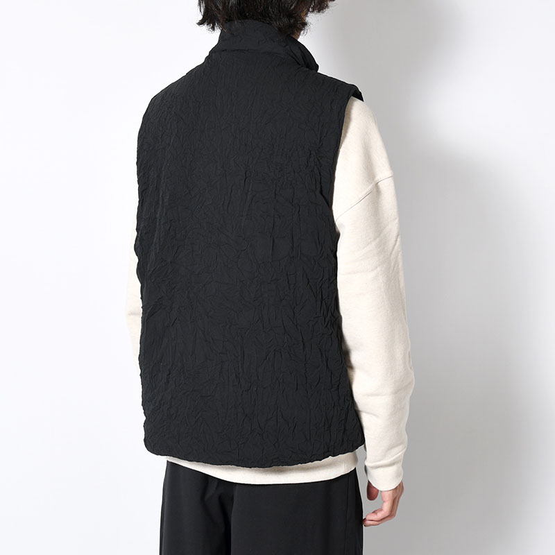 INFINITY CREASE PRIMALOFT VEST -BLACK-