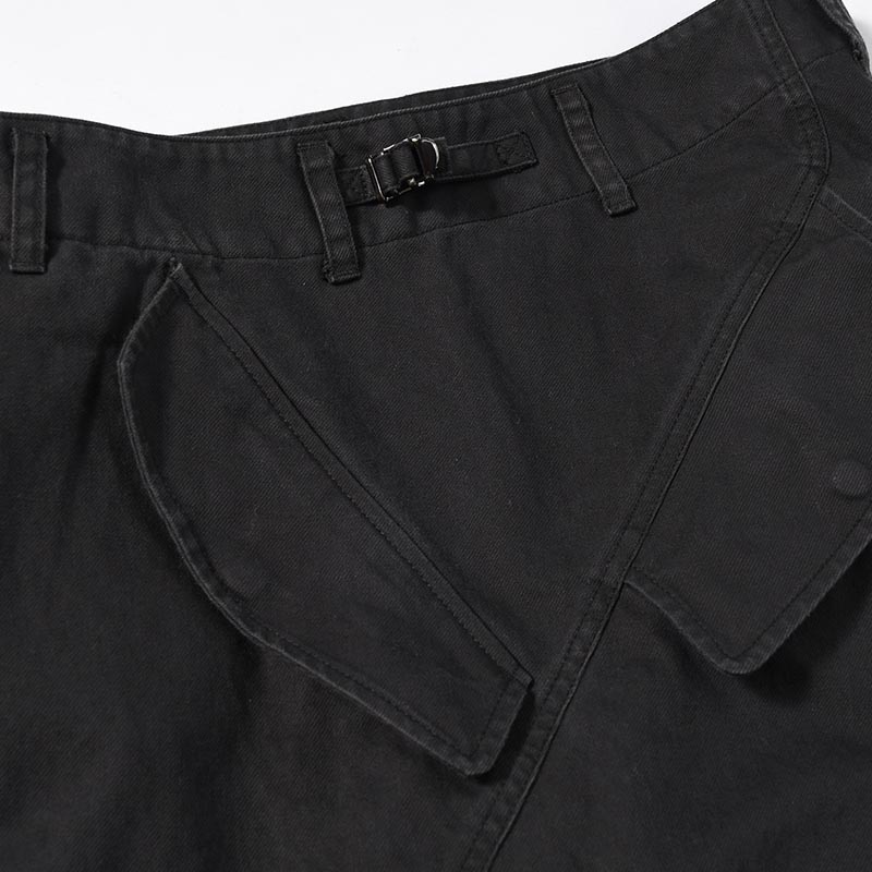 3D TWISTED CARGO SHORTS -BLACK-