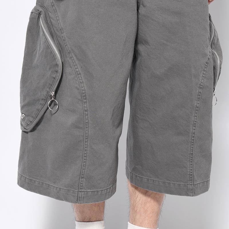 3D TWISTED CARGO SHORTS -GREY-