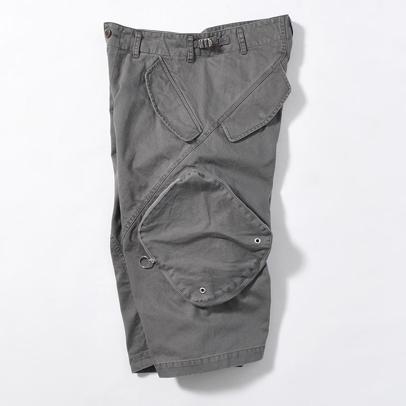 3D TWISTED CARGO SHORTS -GREY-