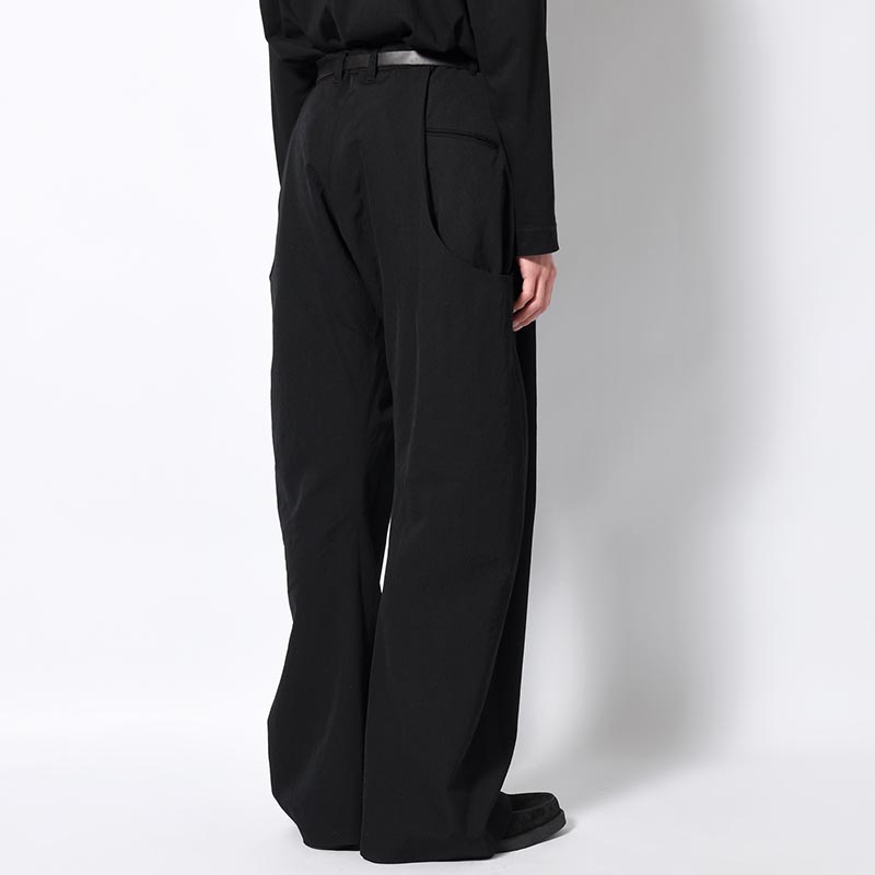 2TUCK CURVED LEG TROUSERS -BLACK-