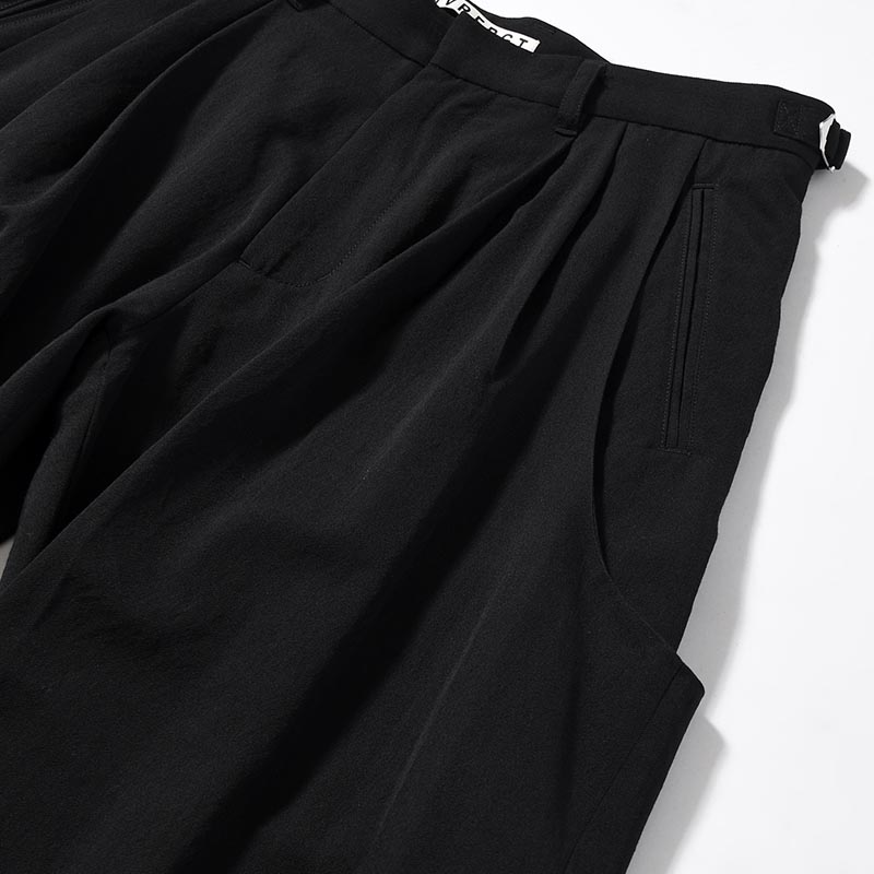 2TUCK CURVED LEG TROUSERS -BLACK-