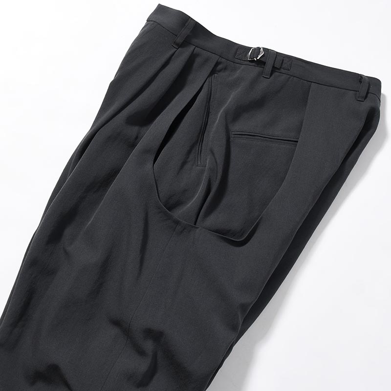 2TUCK CURVED LEG TROUSERS -CHARCOAL-