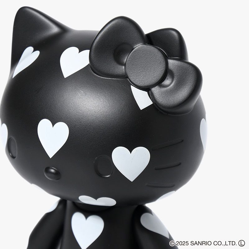 HELLO KITTY BLACK "HEART"