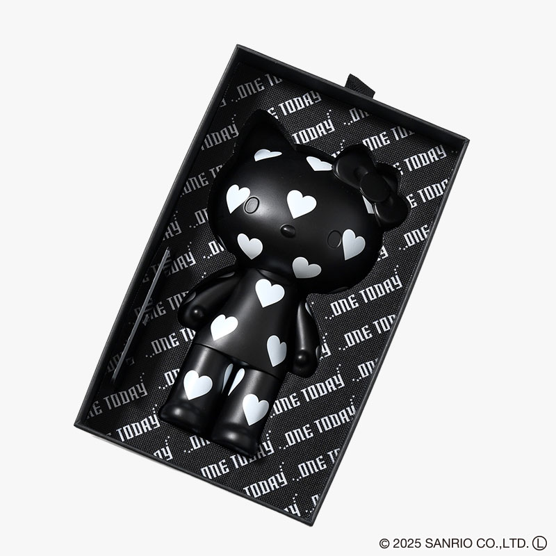 HELLO KITTY BLACK "HEART"