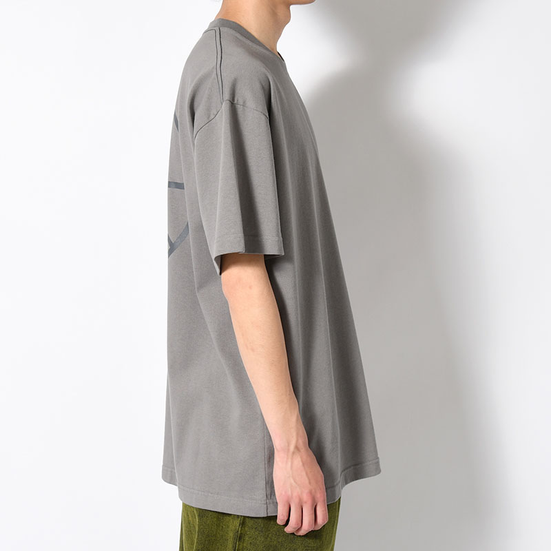 CONTRAST TEE / STROKE LOGO -GREY-