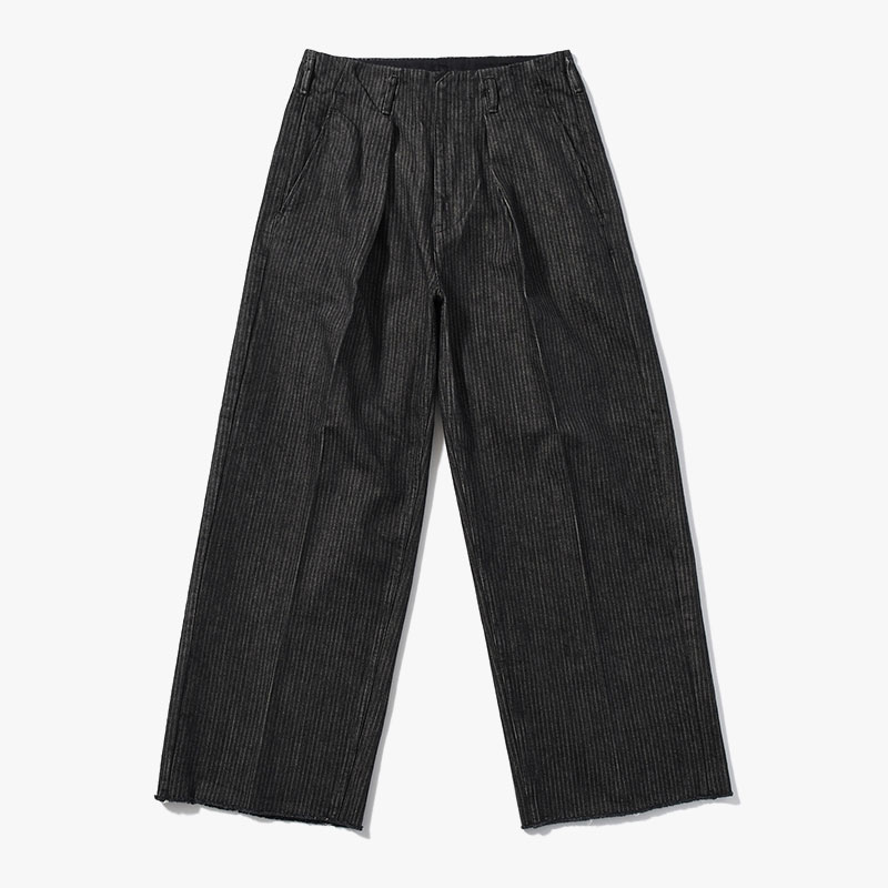 STRIPE DENIM TUCK BAGGY -One Wash -BLACK-