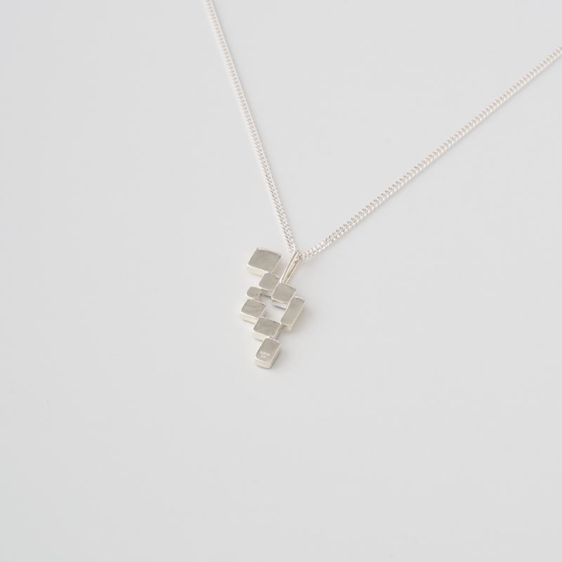 S LOGO BLOCK NECKLACE -SILVER-