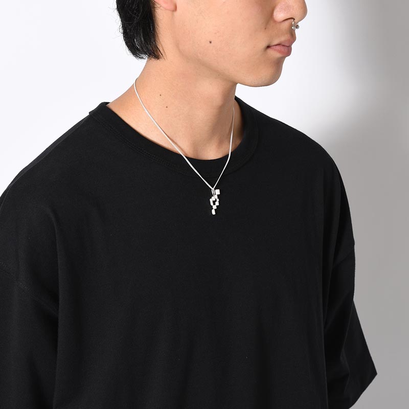 S LOGO BLOCK NECKLACE -WHITE-