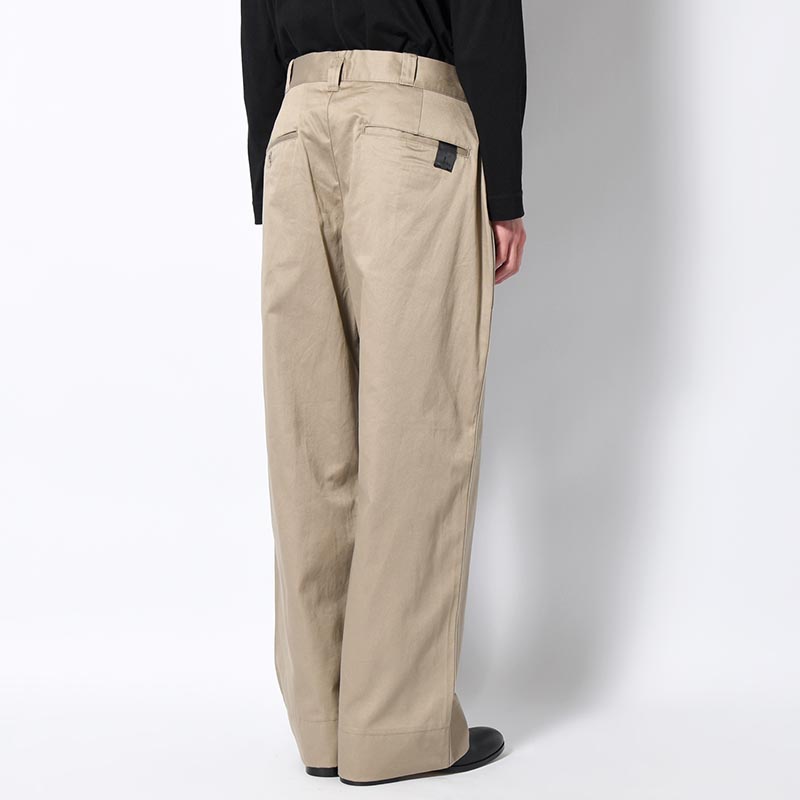 CHINO PANTS -BEIGE-