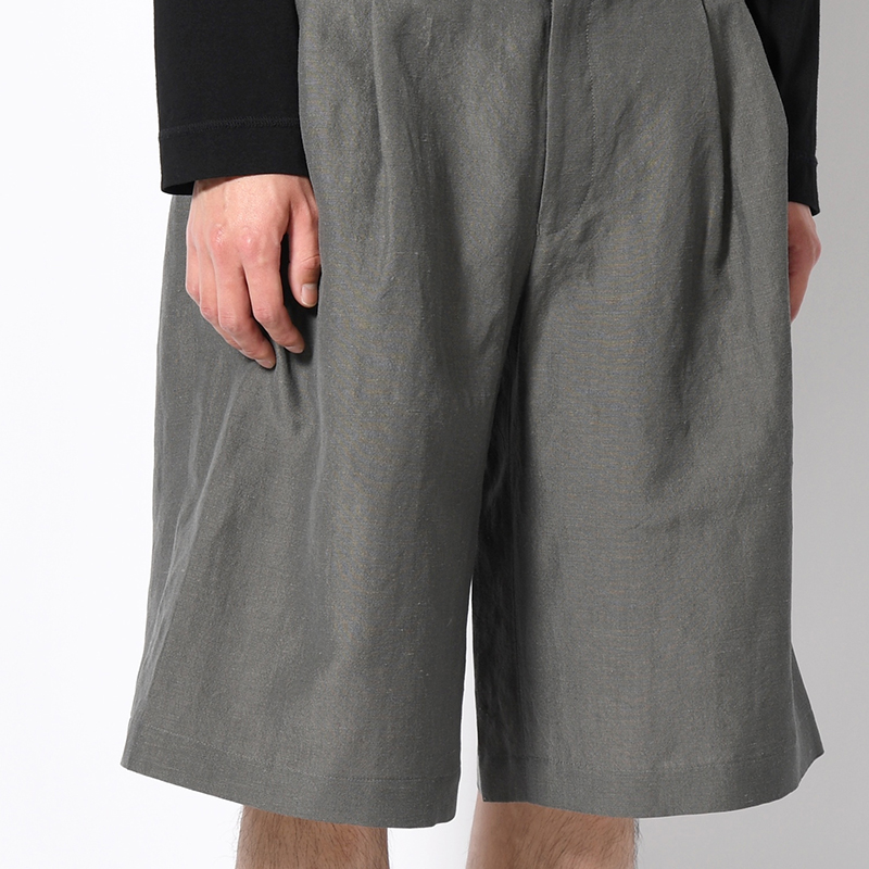 WOOL LINEN TUCKED HALF PANTS -GRAY-