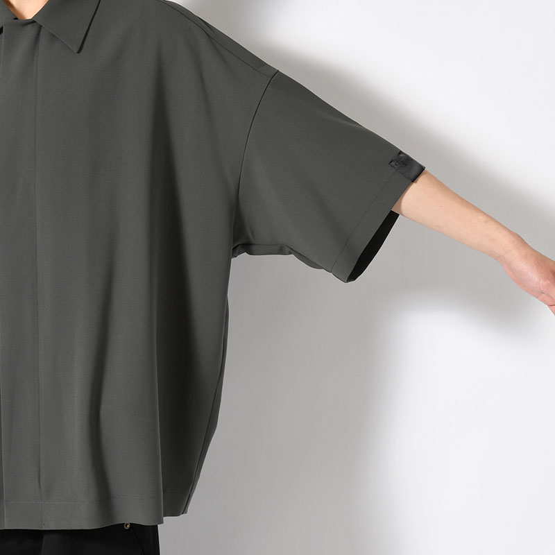 ZIP UP HALF SLEEVE SHIRT -CHARCOAL-