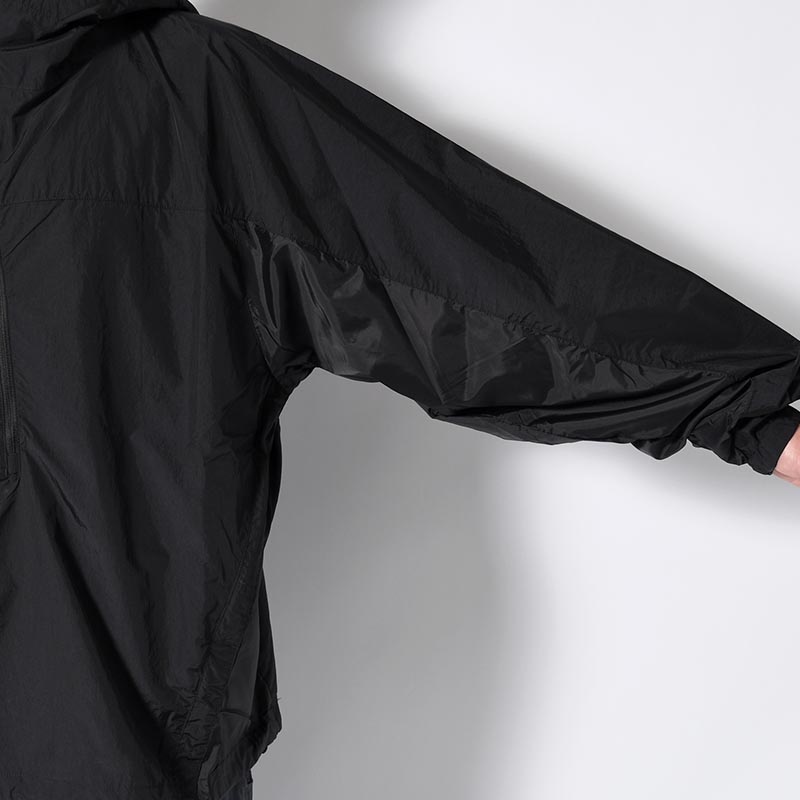 ORGANIZED HOODED PULLOVER / RIPSTOP NYLON -BLACK-