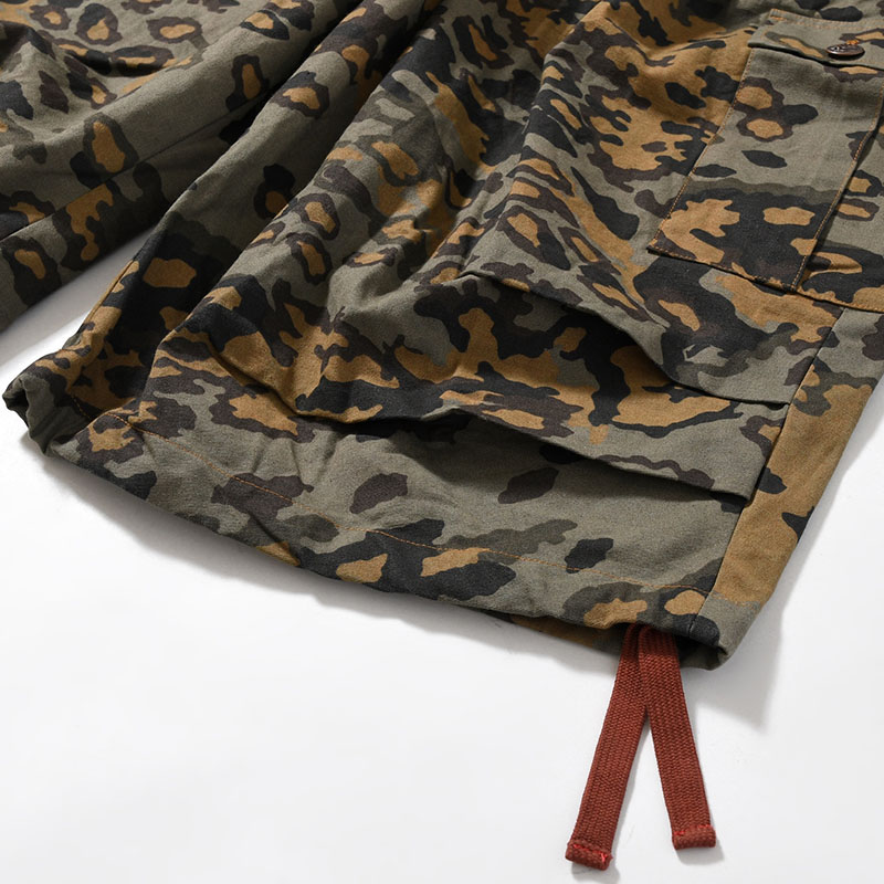 CONFUSED TRADITIONAL SHORTS -LLLEGAL CAMO-