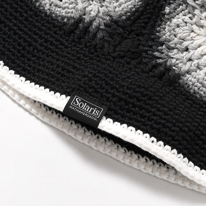 CROCHET HAT "SUNBIRD" -BLACK-