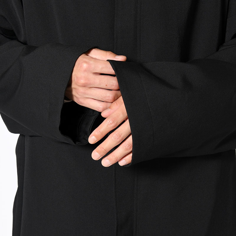 WOOL GABARDINE STRAIGHT CUTTING STAND COLLAR COAT -BLACK-