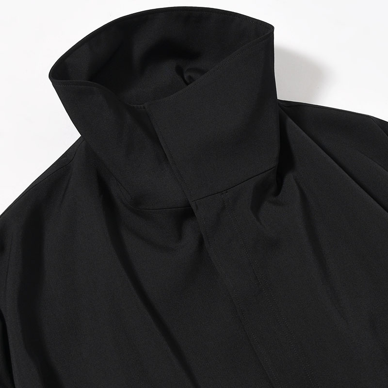 WOOL GABARDINE STRAIGHT CUTTING STAND COLLAR COAT -BLACK-