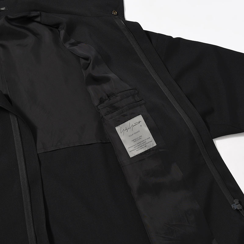 WOOL GABARDINE STRAIGHT CUTTING STAND COLLAR COAT -BLACK-