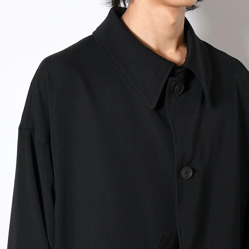 WOOL GABARDINE DESIGNED SLEEVE COAT -BLACK-