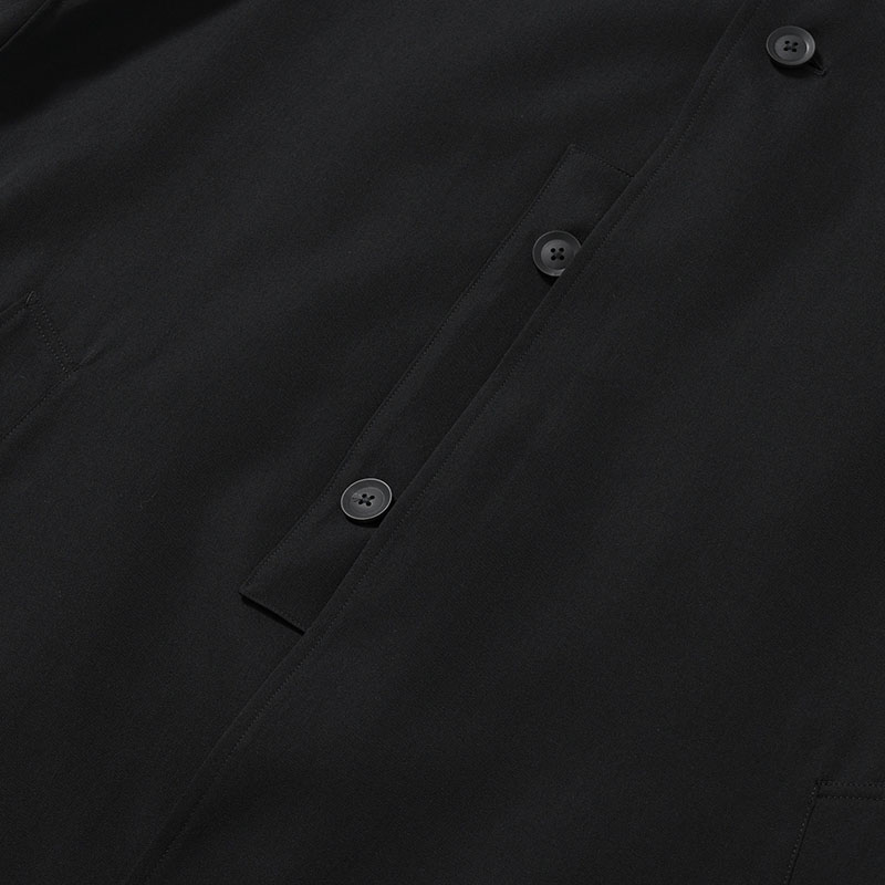 WOOL GABARDINE DESIGNED SLEEVE COAT -BLACK-