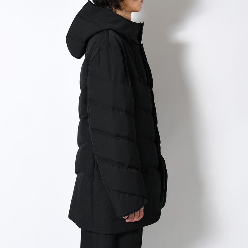 WOOL GABARDINE DIAGONAL PADDED HOODED JACKET -BLACK-