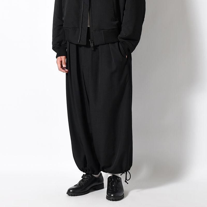 WOOL GABARDINE THIN BALLOON PANTS -BLACK-