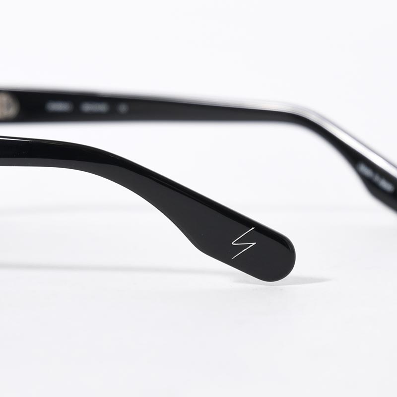 BLACK ACETATE CURVE SUNGLASSES -GREY-