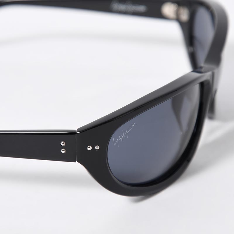 BLACK ACETATE CURVE SUNGLASSES -BLUE-