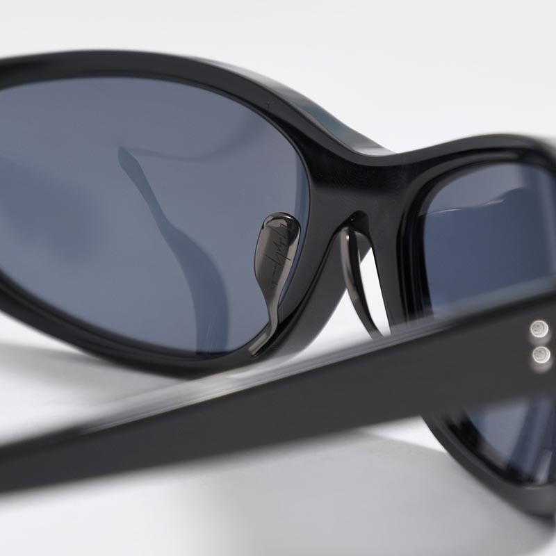 BLACK ACETATE CURVE SUNGLASSES -BLUE-