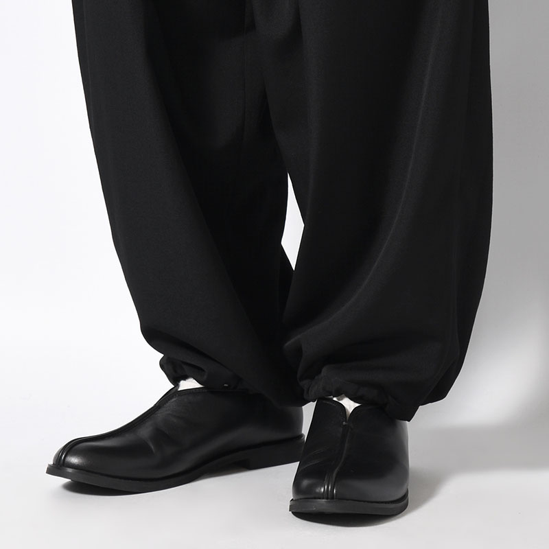WOOL GABARDINE NEW STANDARD 2TUCKS STRING PANTS -BLACK-