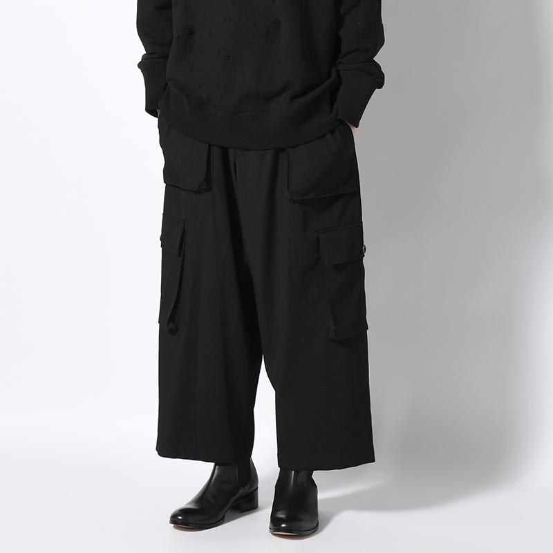 WOOL GABARDINE POCKET DETAIL PANTS -BLACK-