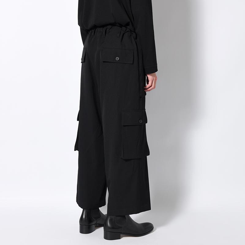 WOOL GABARDINE POCKET DETAIL PANTS -BLACK-