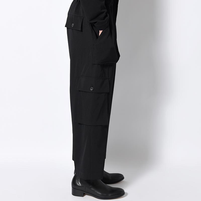 WOOL GABARDINE POCKET DETAIL PANTS -BLACK-