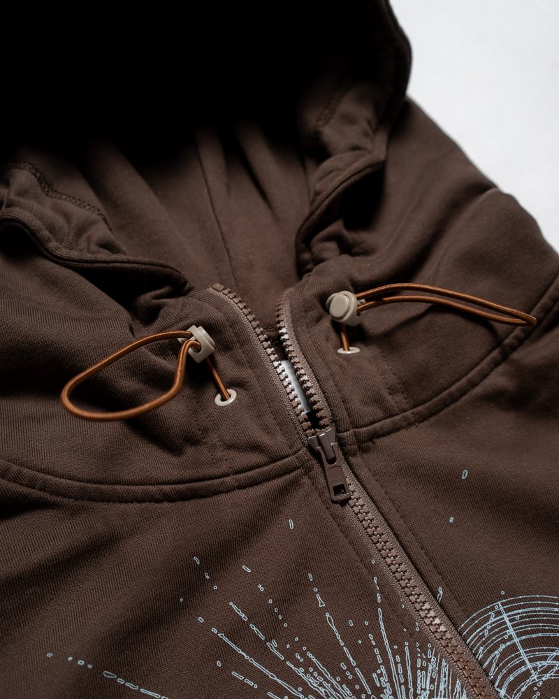 DOUBLE-CURVE ZIP HOODIE -BROWN-