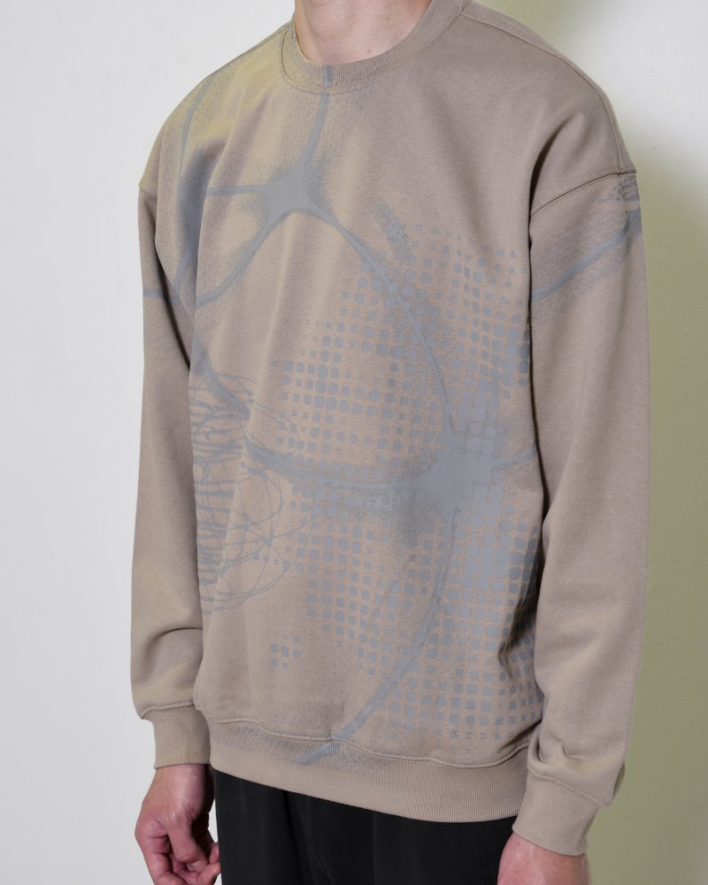 FULL-SIZE GRAPHIC PRINT CREW -SAND-