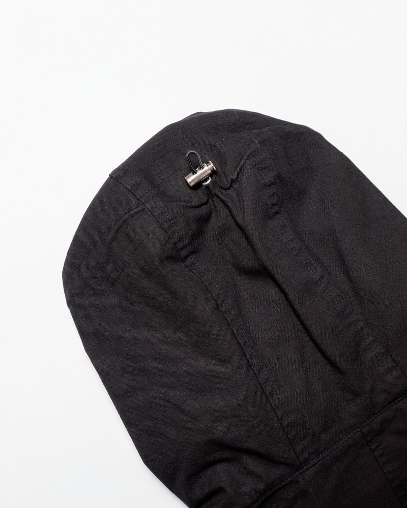 TREATED CURVED ZIP MOUNTAIN PARKA -BLACK-