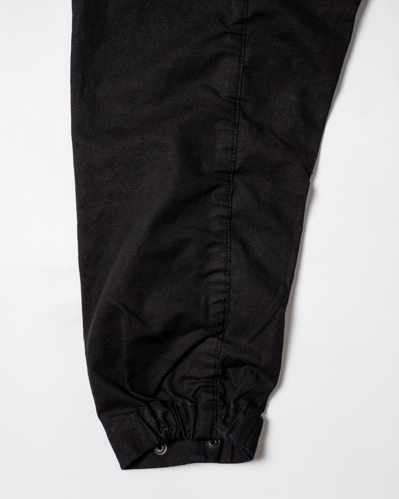 TREATED CURVED ZIP MOUNTAIN PARKA -BLACK-