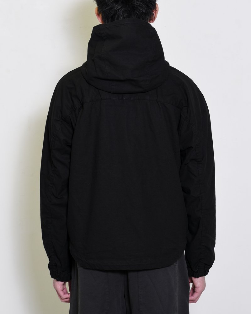 TREATED CURVED ZIP MOUNTAIN PARKA -BLACK-