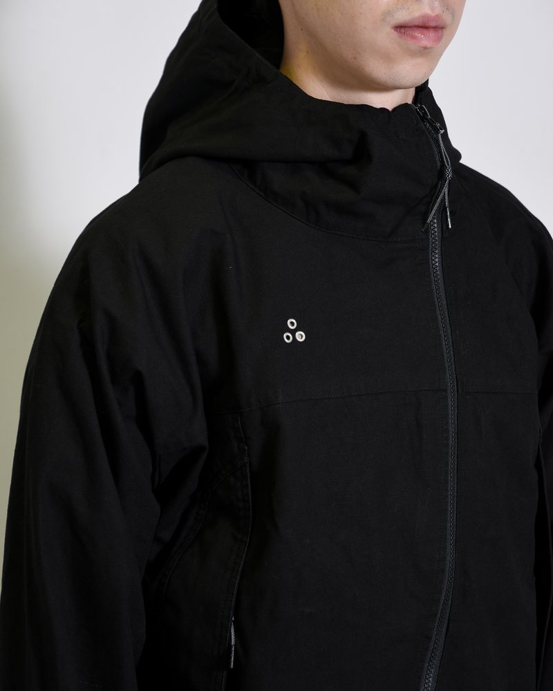 TREATED CURVED ZIP MOUNTAIN PARKA -BLACK-