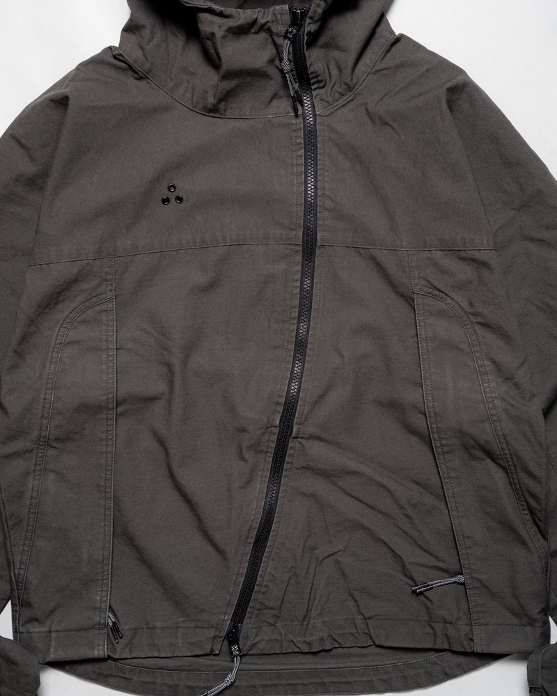 TREATED CURVED ZIP MOUNTAIN PARKA -GREY-