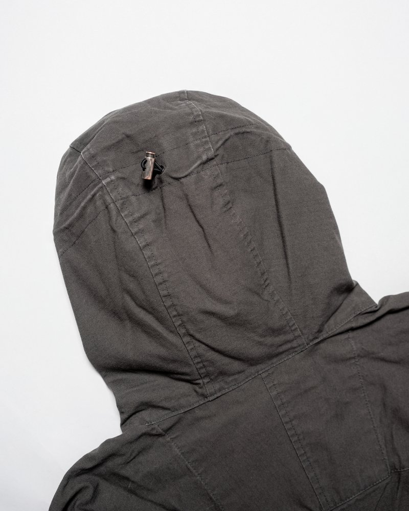TREATED CURVED ZIP MOUNTAIN PARKA -GREY-