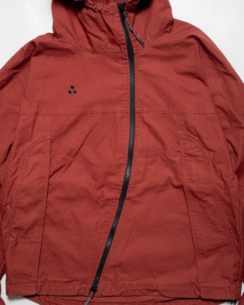 TREATED CURVED ZIP MOUNTAIN PARKA -RED-