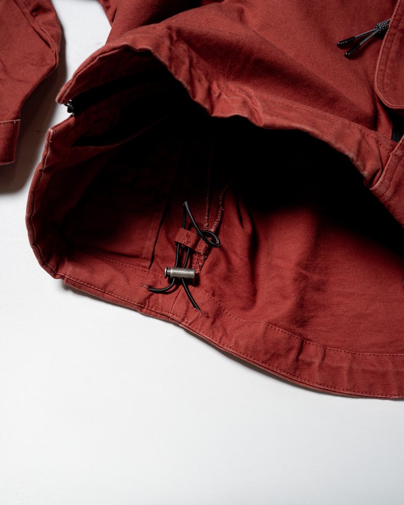 TREATED CURVED ZIP MOUNTAIN PARKA -RED-