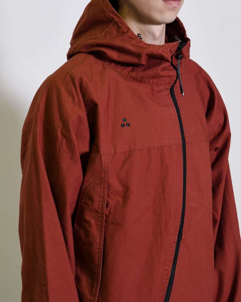 TREATED CURVED ZIP MOUNTAIN PARKA -RED-