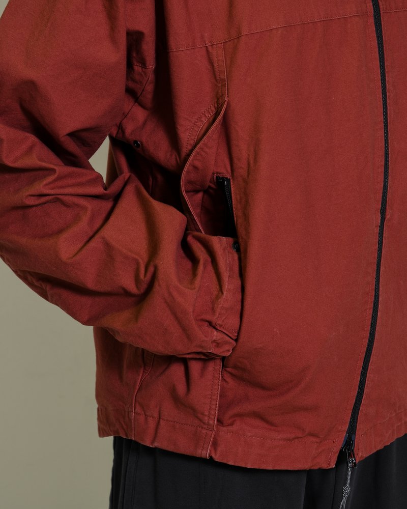 TREATED CURVED ZIP MOUNTAIN PARKA -RED-