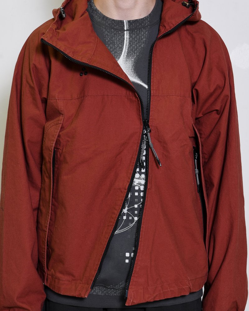 TREATED CURVED ZIP MOUNTAIN PARKA -RED-