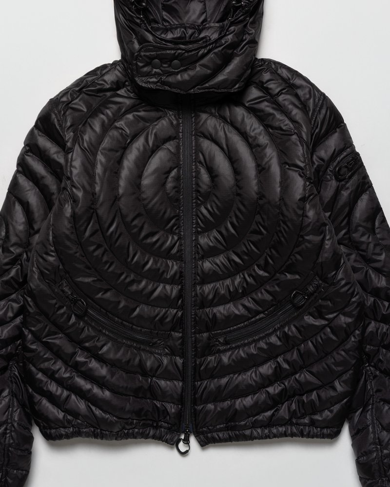CIRCLE QUILTED DOWN JACKET -BLACK-